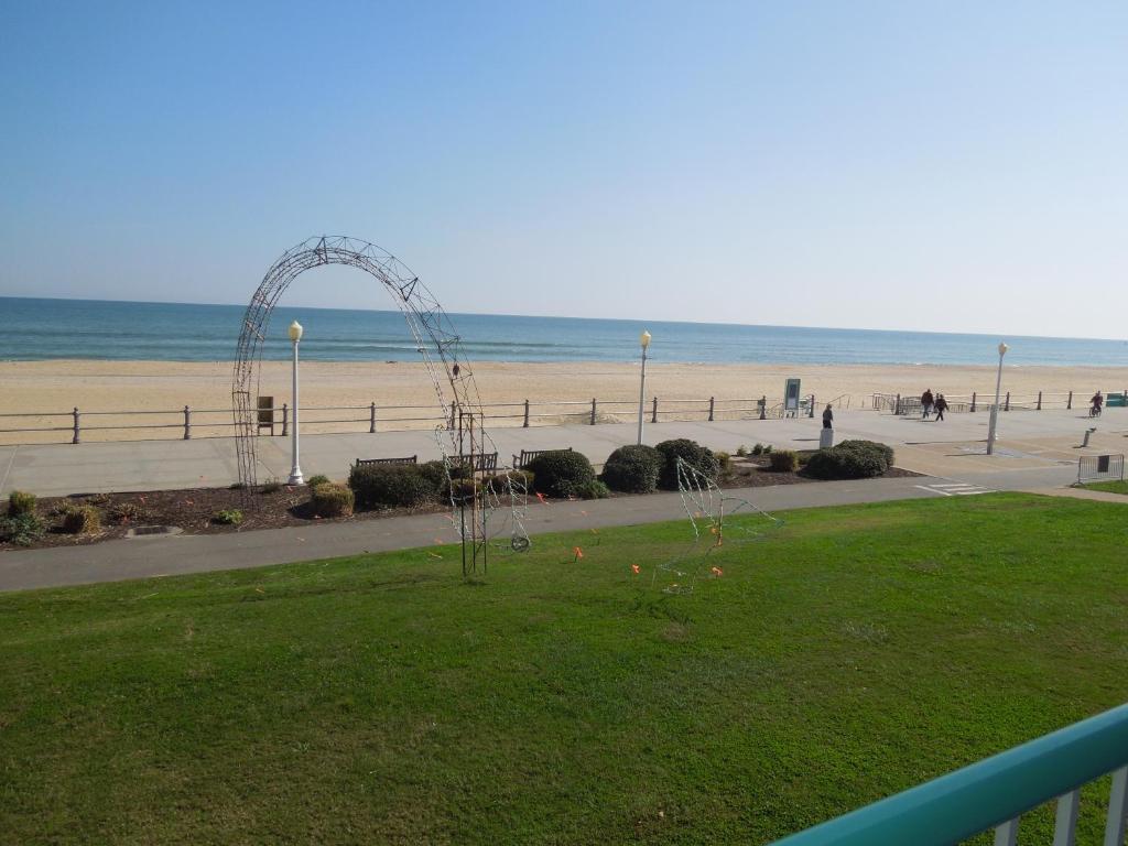 Baymont By Wyndham Virginia Beach Oceanfront Exterior foto
